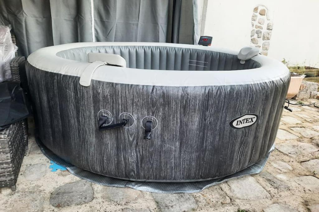 Villa Confortable Avec Jacuzzi A Chevannes Chevannes  外观 照片
